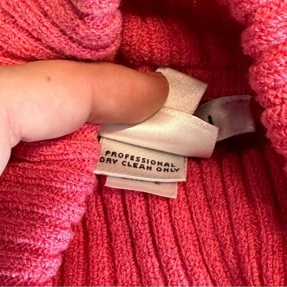 St. John Wool Turtleneck Blouse Sleeveless Crop Fuchsia Pink Rib Knit Size Small - Picture 6 of 6
